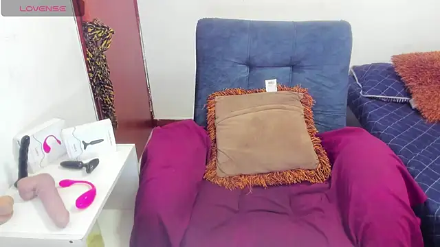 harly  queen online show from December 7, 2024, 1:29 pm