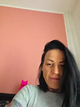 Snapshot of EmilyDiazofficial chatting on April 26, 2026, 8:34 am EmilyDiazofficial online show from April 26, 2026, 8:34 am