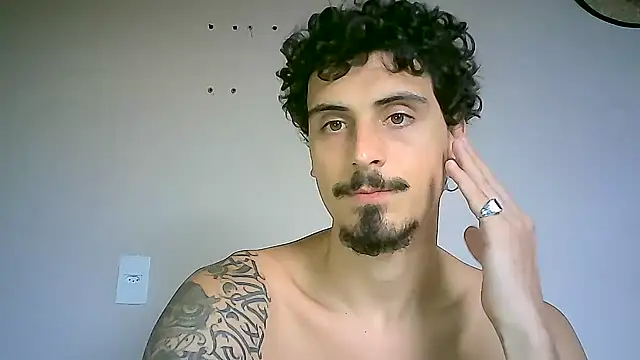 Snapshot of milkoffe chatting on December 1, 2024, 6:08 pm milkoffe online show from December 1, 2024, 6:08 pm