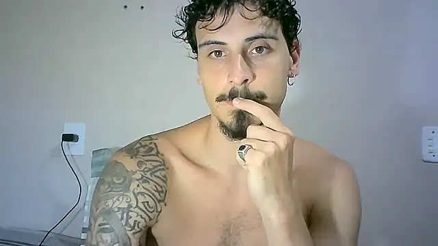 Snapshot of milkoffe chatting on December 8, 2024, 12:18 am milkoffe online show from December 8, 2024, 12:18 am