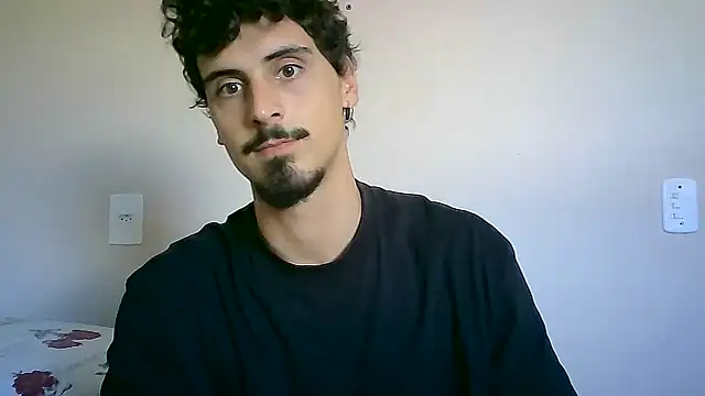 Snapshot of milkoffe chatting on January 13, 2025, 3:26 pm milkoffe online show from January 13, 2025, 3:26 pm