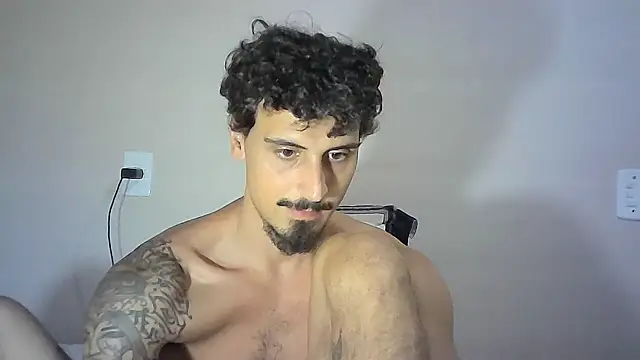 Snapshot of milkoffe chatting on January 20, 2025, 11:21 pm milkoffe online show from January 20, 2025, 11:21 pm