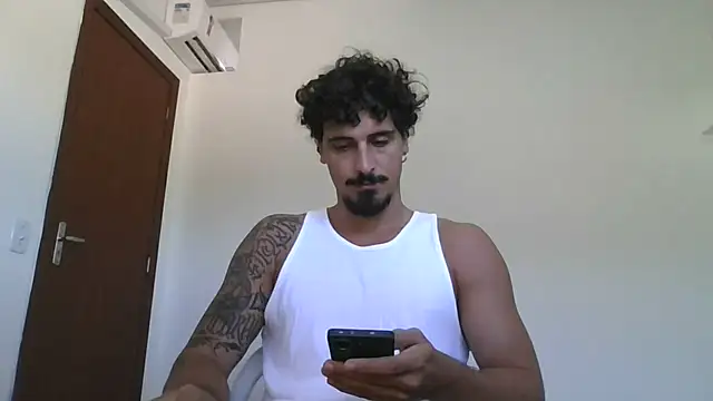 Snapshot of milkoffe chatting on February 1, 2026, 12:37 pm milkoffe online show from February 1, 2026, 12:37 pm