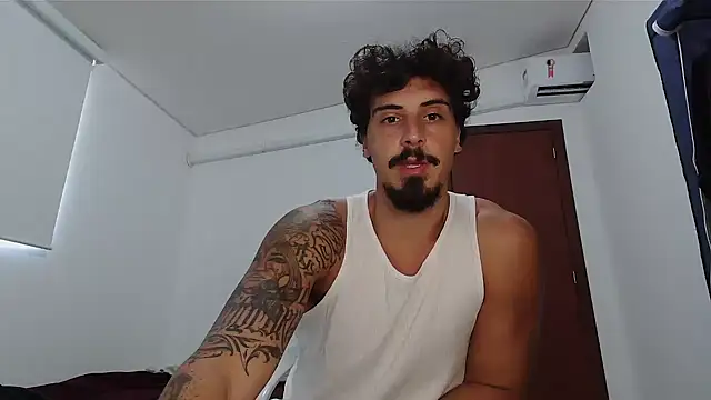 Snapshot of milkoffe chatting on February 10, 2026, 2:32 pm milkoffe online show from February 10, 2026, 2:32 pm