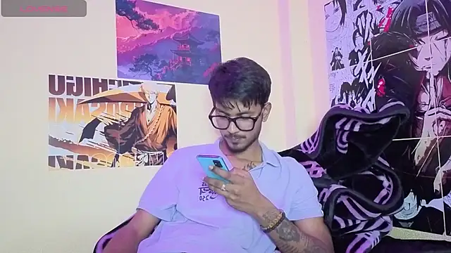 Snapshot of just_fucks chatting on March 31, 2026, 7:47 pm just fucks online show from March 31, 2026, 7:47 pm