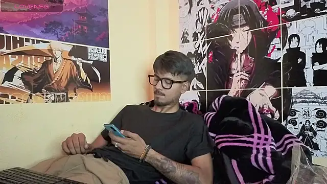 Snapshot of just_fucks chatting on April 13, 2026, 5:18 pm just fucks online show from April 13, 2026, 5:18 pm