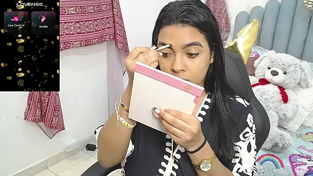 lakshmiraniii online show from December 3, 2025, 11:30 am