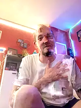 Snapshot of Denislamalice34 chatting on April 20, 2026, 8:21 pm Denislamalice34 online show from April 20, 2026, 8:21 pm