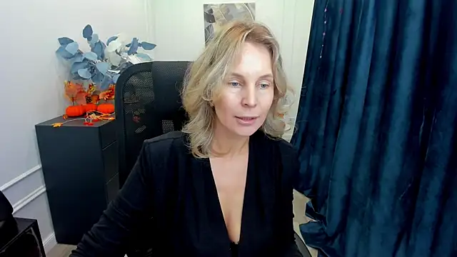 Snapshot of Sinty_Devis chatting on October 21, 2025, 11:44 am Sinty Devis online show from October 21, 2025, 11:44 am