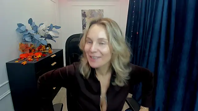 Snapshot of Sinty_Devis chatting on October 22, 2025, 11:43 am Sinty Devis online show from October 22, 2025, 11:43 am