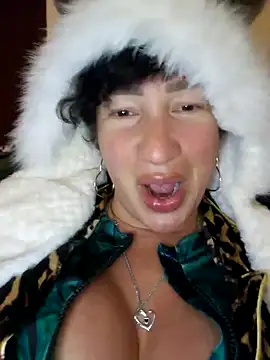 Snapshot of TheGoddessBianca chatting on December 31, 2024, 4:35 pm TheGoddessBianca online show from December 31, 2024, 4:35 pm