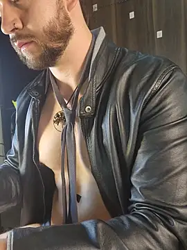 just maxii online show from November 17, 2025, 11:21 pm