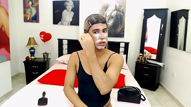 Snapshot of VeronicaReynolds chatting on December 18, 2024, 12:07 pm VeronicaReynolds online show from December 18, 2024, 12:07 pm