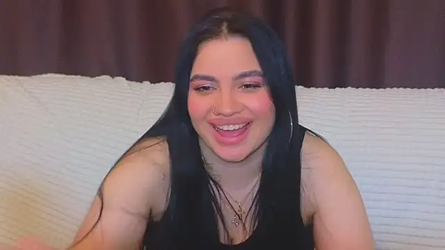 Snapshot of Nikki_Kardashian chatting on February 1, 2025, 1:34 am Nikki Kardashian online show from February 1, 2025, 1:34 am