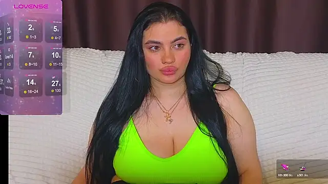 Snapshot of Nikki_Kardashian chatting on February 7, 2025, 2:29 am Nikki Kardashian online show from February 7, 2025, 2:29 am