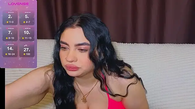 Snapshot of Nikki_Kardashian chatting on February 15, 2025, 3:52 am Nikki Kardashian online show from February 15, 2025, 3:52 am