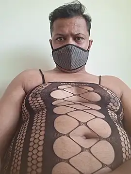 dirtybearr online show from November 8, 2025, 6:46 am