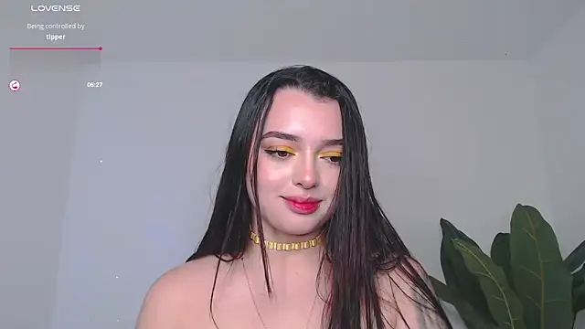 Snapshot of sophialorens_s chatting on January 4, 2025, 8:16 pm sophialorens s online show from January 4, 2025, 8:16 pm