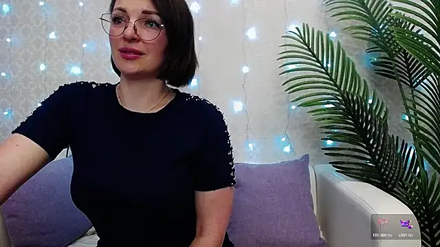 Camelia Lillie online show from May 15, 2026, 11:45 pm