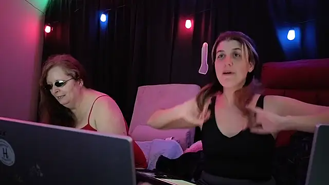 Sexy Mama-69 online show from September 24, 2025, 4:54 pm