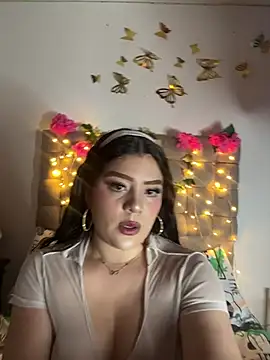Jullieetta online show from June 26, 2026, 11:47 am