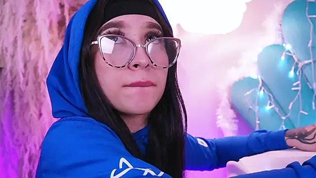 EriKlein online show from December 13, 2025, 10:37 pm