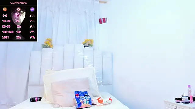 RoxannaBlanche online show from December 23, 2025, 1:14 am