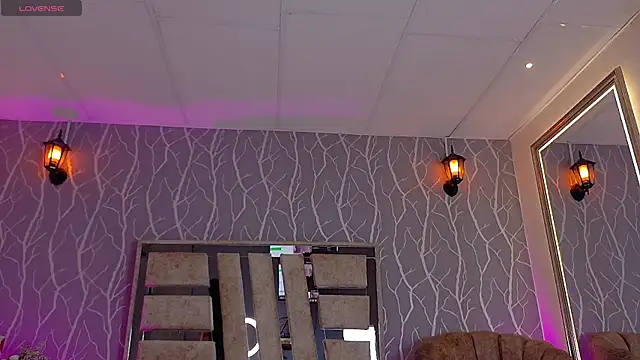 Snapshot of madison_fox1 chatting on October 8, 2025, 12:47 pm madison fox1 online show from October 8, 2025, 12:47 pm