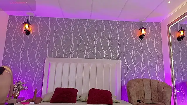 Snapshot of madison_fox1 chatting on November 18, 2025, 12:31 pm madison fox1 online show from November 18, 2025, 12:31 pm