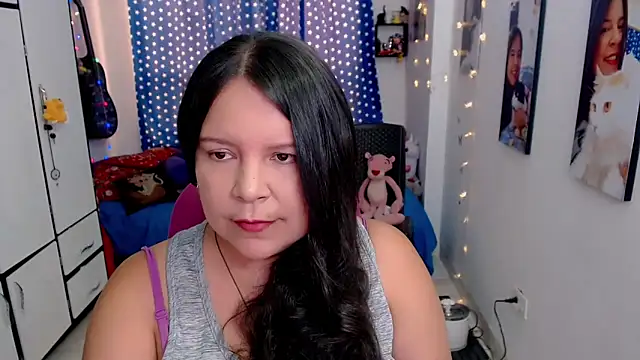 claryssa  online show from November 11, 2025, 8:31 pm