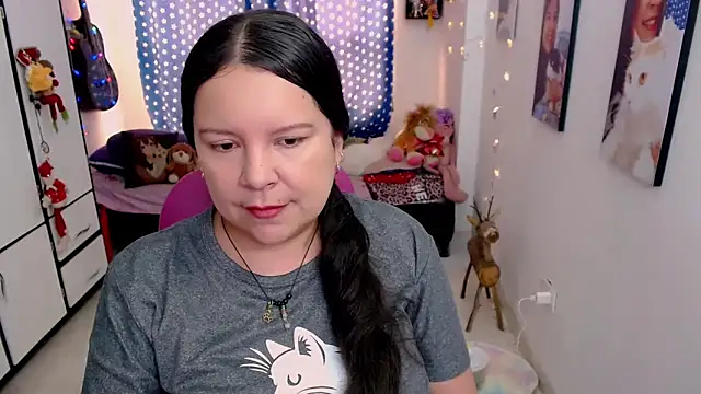 claryssa  online show from February 24, 2026, 6:06 pm