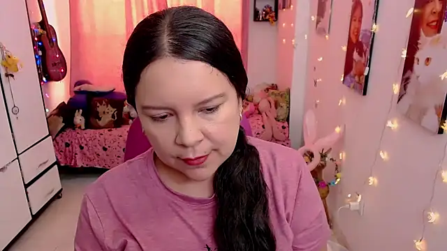 Snapshot of claryssa_ chatting on April 24, 2026, 6:10 pm claryssa online show from April 24, 2026, 6:10 pm