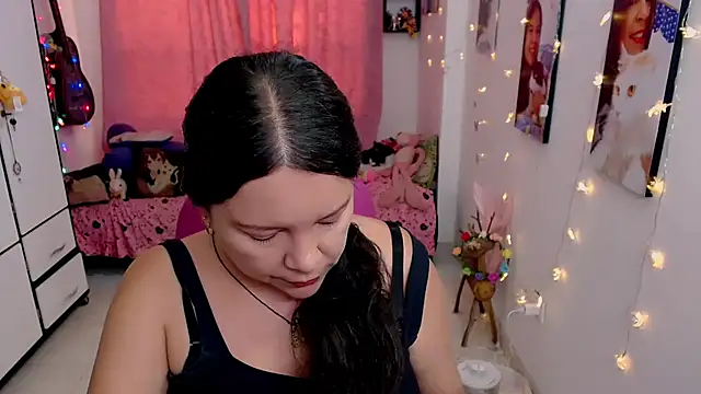 Snapshot of claryssa_ chatting on May 4, 2026, 10:28 pm claryssa online show from May 4, 2026, 10:28 pm