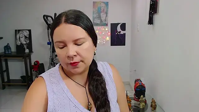 Snapshot of claryssa_ chatting on May 28, 2026, 7:00 pm claryssa online show from May 28, 2026, 7:00 pm