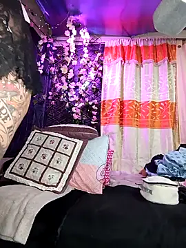 Horny kaylee online show from April 21, 2026, 11:51 pm