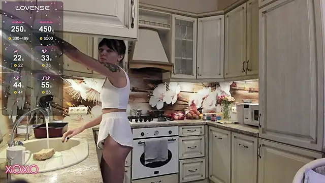 Snapshot of Mariella_Adamss chatting on March 11, 2025, 6:30 pm Mariella Adamss online show from March 11, 2025, 6:30 pm