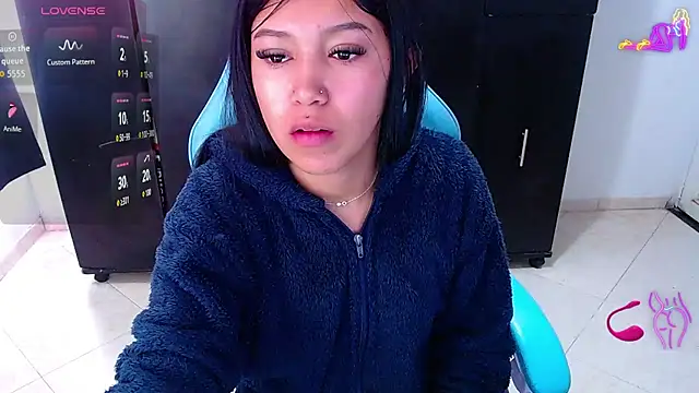emily rosse04 online show from June 21, 2026, 1:46 pm