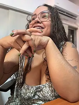 CurlyGirl 1 online show from August 3, 2026, 12:42 am