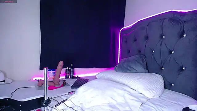 Snapshot of henry_diiaz chatting on October 28, 2025, 8:51 am henry diiaz online show from October 28, 2025, 8:51 am