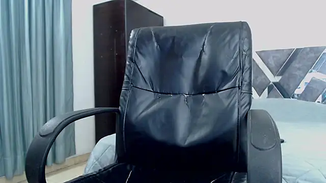 Snapshot of Frank_heaven01 chatting on January 4, 2025, 6:19 pm Frank heaven01 online show from January 4, 2025, 6:19 pm