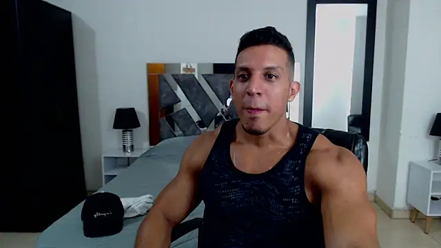 Snapshot of Frank_heaven01 chatting on January 5, 2025, 12:20 am Frank heaven01 online show from January 5, 2025, 12:20 am
