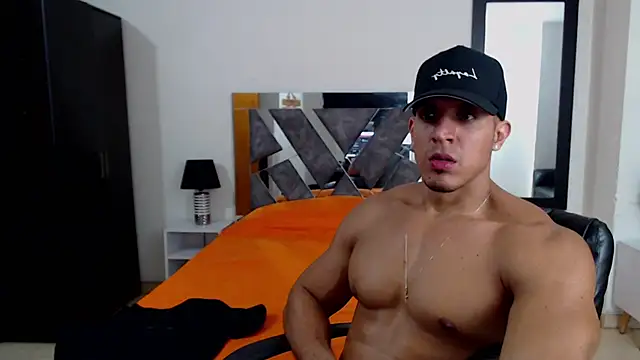 Snapshot of Frank_heaven01 chatting on February 10, 2025, 1:46 am Frank heaven01 online show from February 10, 2025, 1:46 am