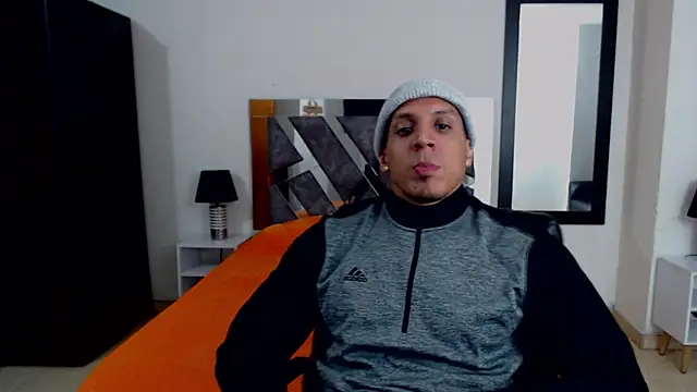 Snapshot of Frank_heaven01 chatting on February 11, 2025, 5:26 am Frank heaven01 online show from February 11, 2025, 5:26 am