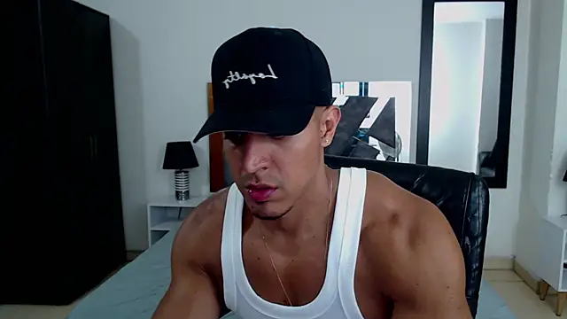 Snapshot of Frank_heaven01 chatting on February 27, 2025, 2:42 am Frank heaven01 online show from February 27, 2025, 2:42 am