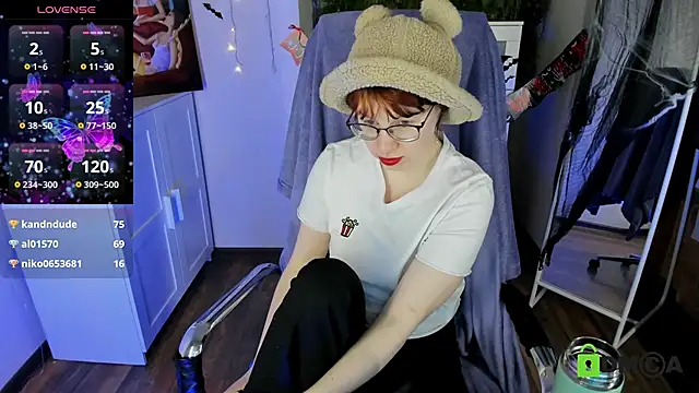 Snapshot of Melissa_Wells chatting on October 31, 2025, 4:24 am Melissa Wells online show from October 31, 2025, 4:24 am