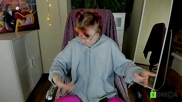 Snapshot of Melissa_Wells chatting on November 14, 2025, 3:44 pm Melissa Wells online show from November 14, 2025, 3:44 pm