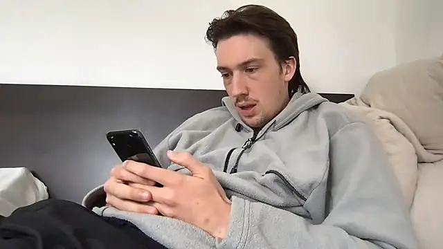 hungandfun05 online show from April 2, 2026, 10:02 am