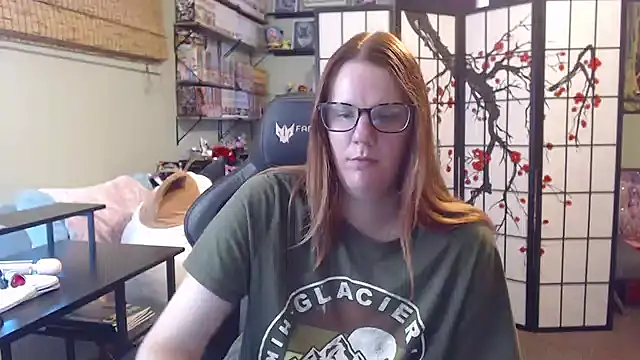 Snapshot of Sarahtineke chatting on July 11, 2026, 3:59 pm Sarahtineke online show from July 11, 2026, 3:59 pm