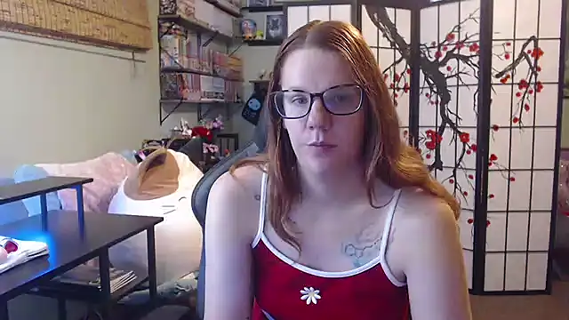 Snapshot of Sarahtineke chatting on July 16, 2026, 4:02 pm Sarahtineke online show from July 16, 2026, 4:02 pm