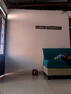 Snapshot of VivienAndClark chatting on October 9, 2025, 1:31 pm VivienAndClark online show from October 9, 2025, 1:31 pm